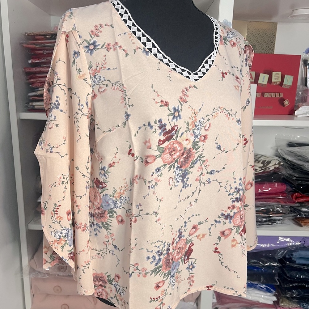 Floral Print Top NWOT